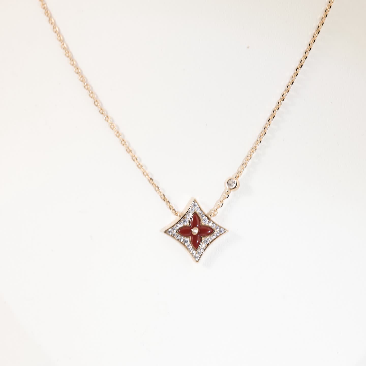 Louis Vuitton Luxury Gold and Diamond Pendant Necklace